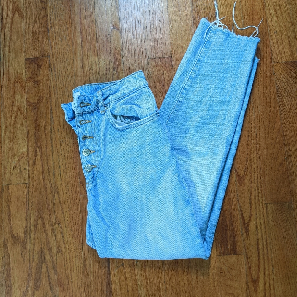 F21 lightwash mom jeans